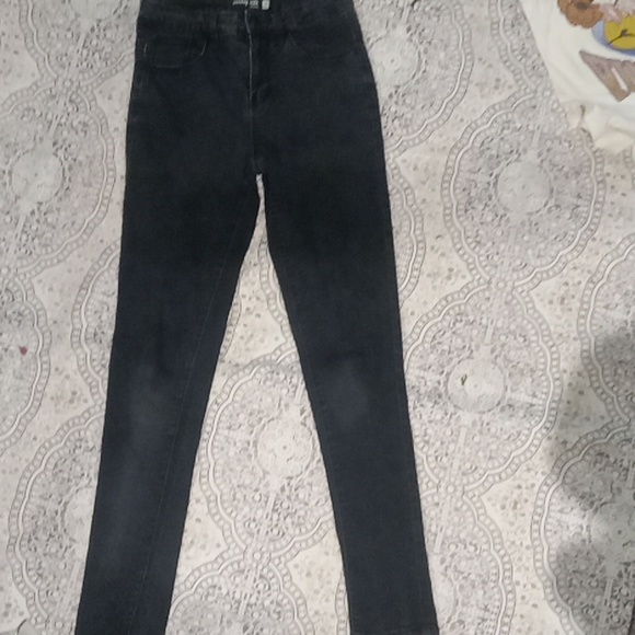 black slightly distressed skinny jeans - Picture 13 of 13